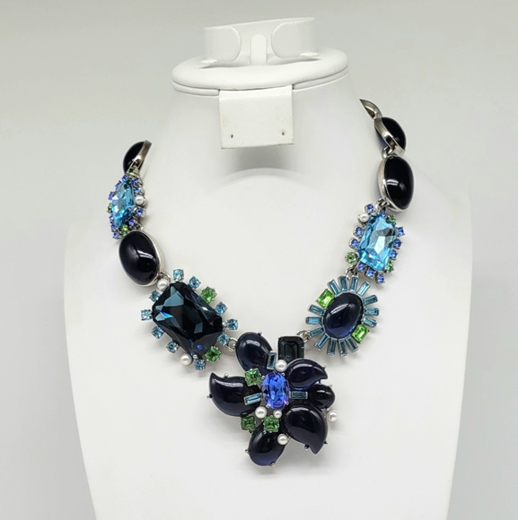 Oscar de la Renta Blue Glass and Swarovski Crystal Flower Statement Necklace - Picture 4 of 13